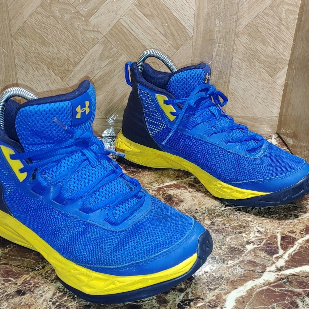 Under armour size 7y